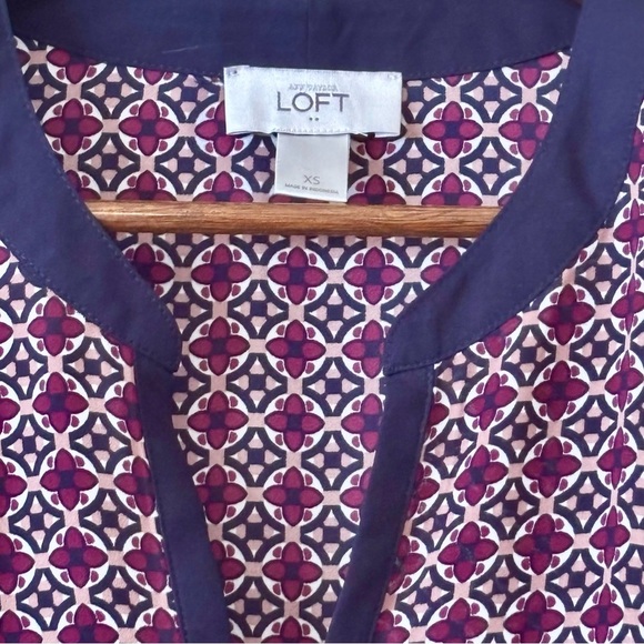 LOFT|Blue Purple White Sleeveless Tunic Side Slit Blouse w/Mandarin Collar Sz XS - Picture 3 of 4